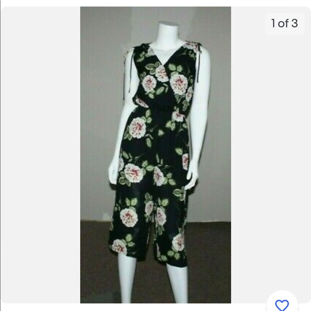 Beautiful floral Capri jumpsuit